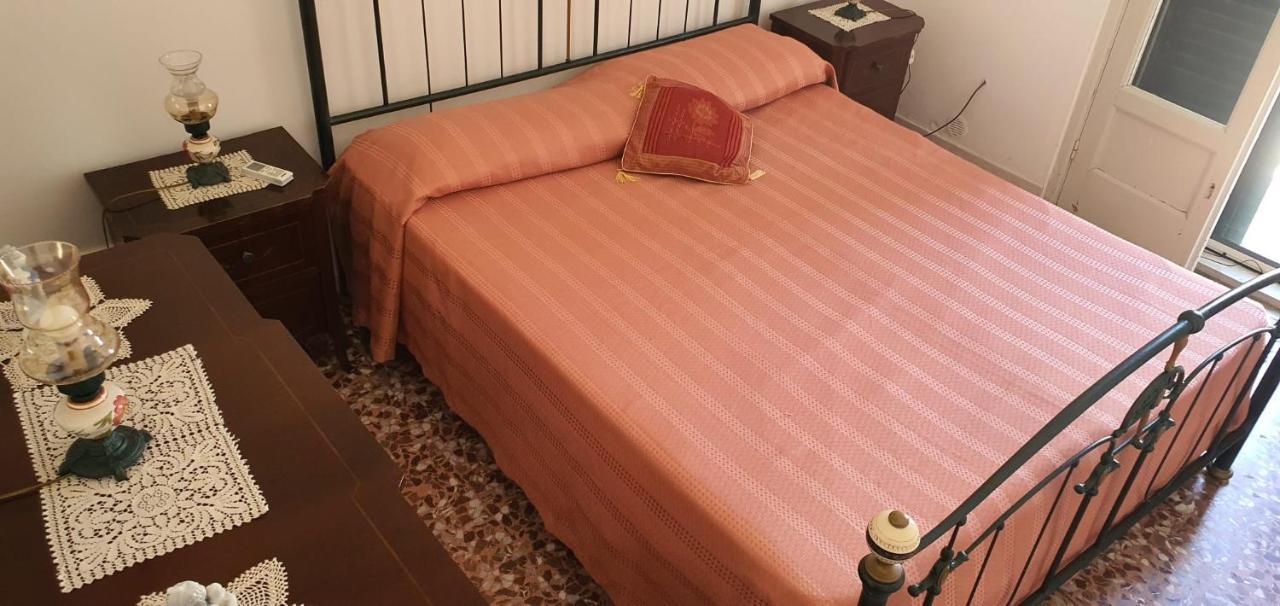 Casa Vacanza A Punta Secca Eksteriør billede